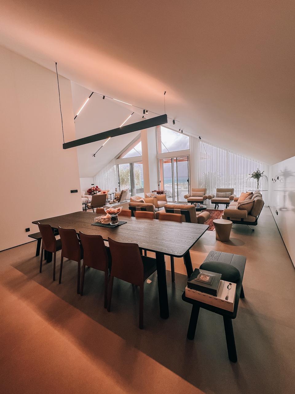 Seaside-Chalet-Furn1